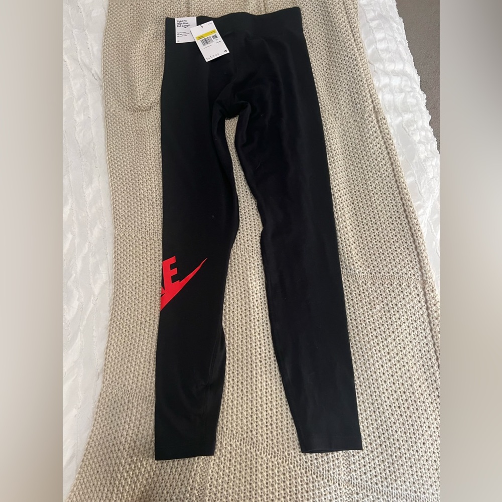 NWT Nike leggings